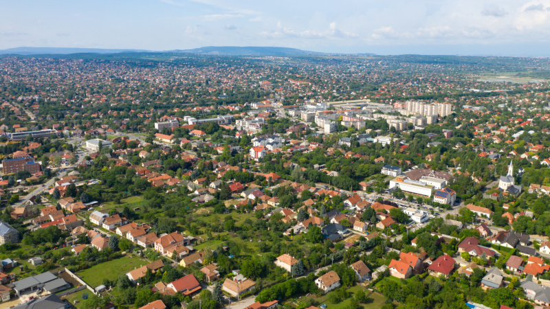 How much does it cost to buy a house in the Budapest metropolitan area now?