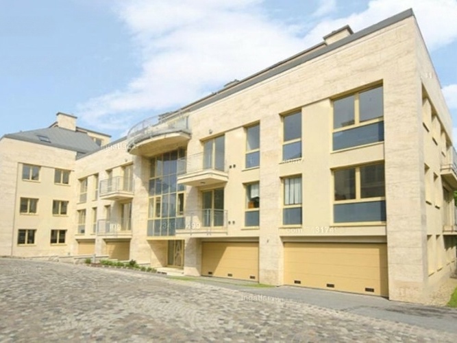 Don't miss this opportunity to buy a105 m2 beautiful flat with 20 m2 balcony in a charming residential complex on prestigious Szemlőhegy!