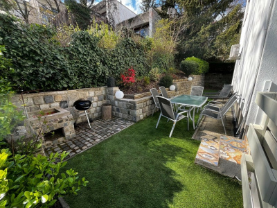 73 renovated apartment with garden connection off Pasaréti út!