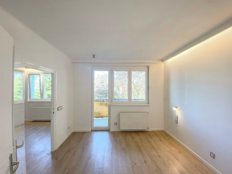 57 m2 renovated gem close to Mammut and Széll Kálmán tér!