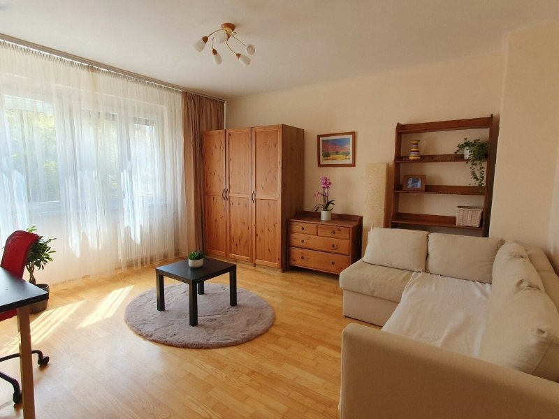 A bright 37 m2 studio for Sale in the Heart of Újlipótváros!