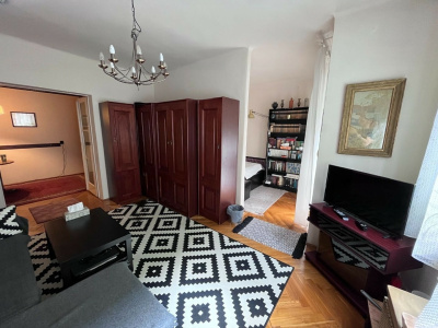 Low maintenance cost 48 m2 flat with a small balcony in a quiet street close to MOM Park!