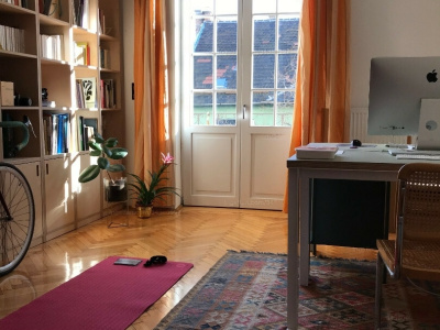 63 m2 2 bedroom flat in good condition with a small balcony off Alkotás utca, 12th district!