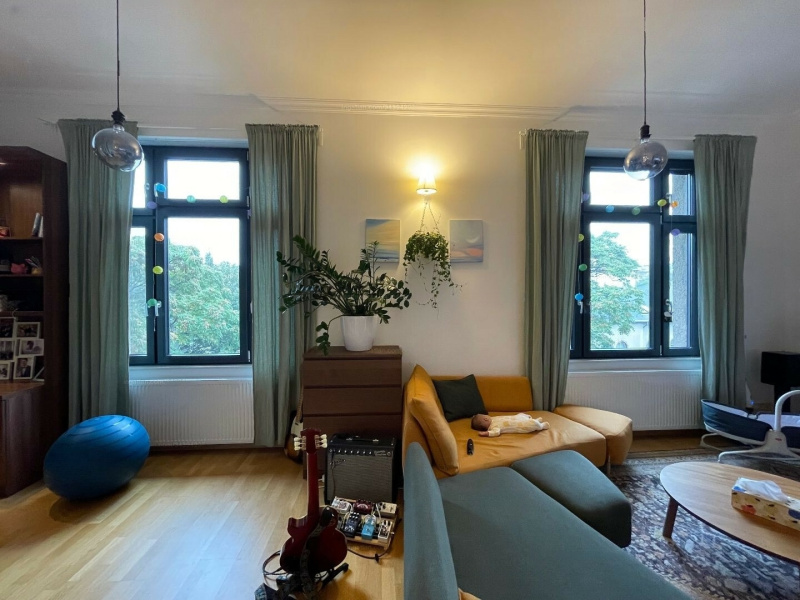Close to Déli Railway Station a renovated flat on 77 m2!
