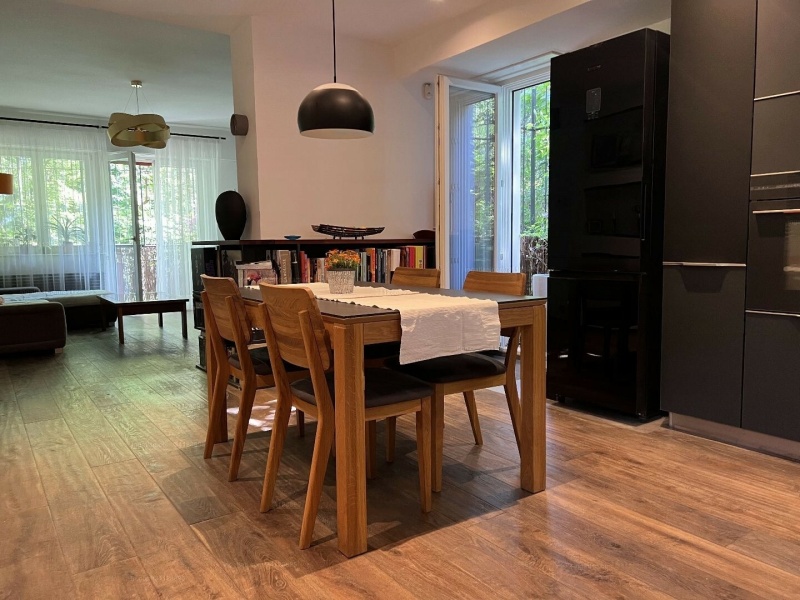 A truly rear opportunity! 62 m2 renovated and fully furnished flat off Budapekeszi út near the János hegy chair lift!