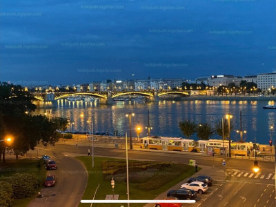 Magic on 92 m2 in the Viziváros area of Budapest!