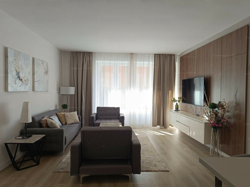 Bright 3 room flat on 78 m2 close to Astoria in the 5th district!