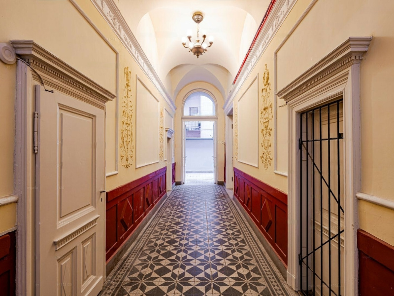 Elegant luxurious flat on 76 m2 in downtown Pest!