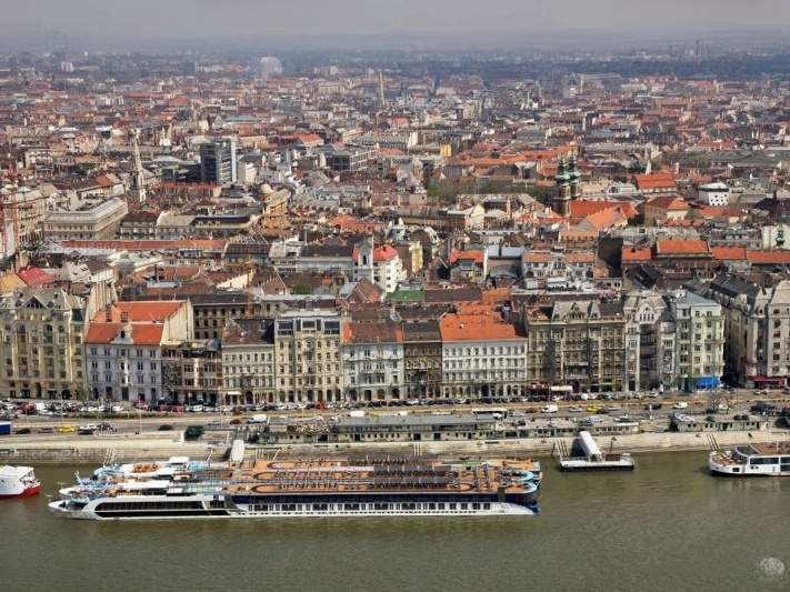 112 M2 Renoverad lägenhet med en Donau -utsikt!