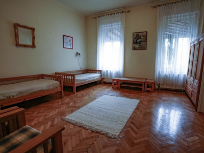 105 m2 flat next to Vérmező, 1st district for a reasonable price!