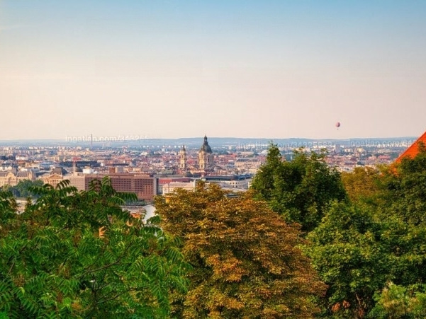 73 m2 flat with a panoramic view on Buda Castle from Gellérthegy!